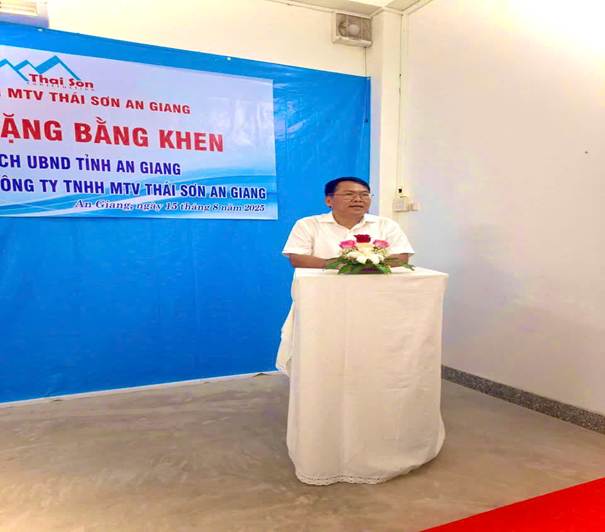 Ông Thái Hồng Sơn - Đại diện đơn vị được khen thưởng
